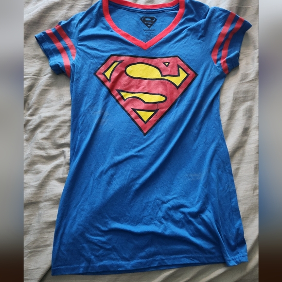 Tops - Superman Logo Women's Tee
